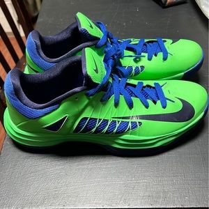 Nike size 10 mens bright green hyperdunk